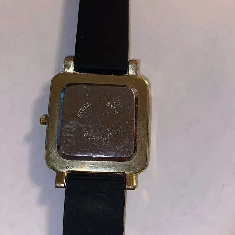 Nouveau Quartz Watch Silicon Band - Picture 4 of 7